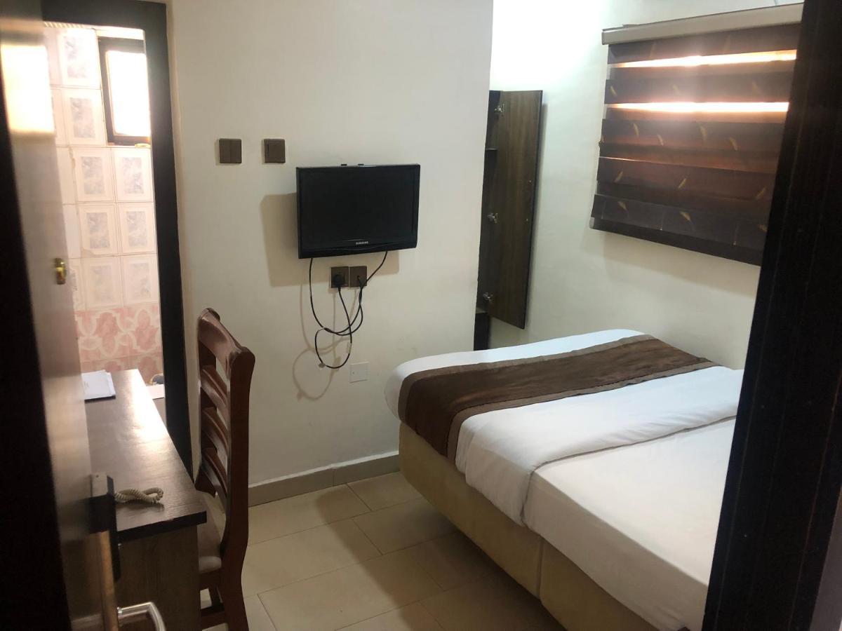 Roban Hotels Limited Энугу Экстерьер фото
