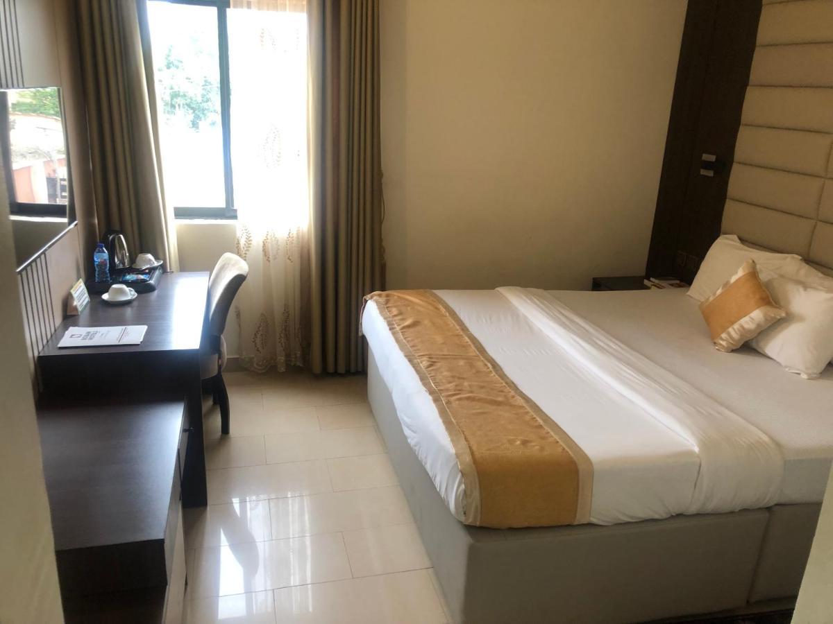 Roban Hotels Limited Энугу Экстерьер фото